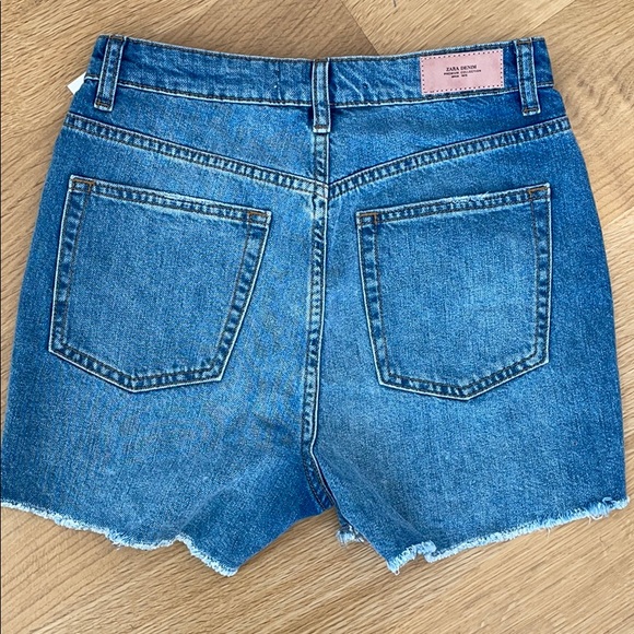 Zara high rise denim shorts, size 4. NWT - Picture 4 of 4